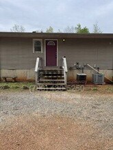 Building Photo - 111 Primrose Dr