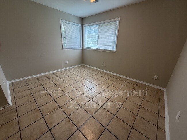 Foto del edificio - 2200 Norwood Dr NW