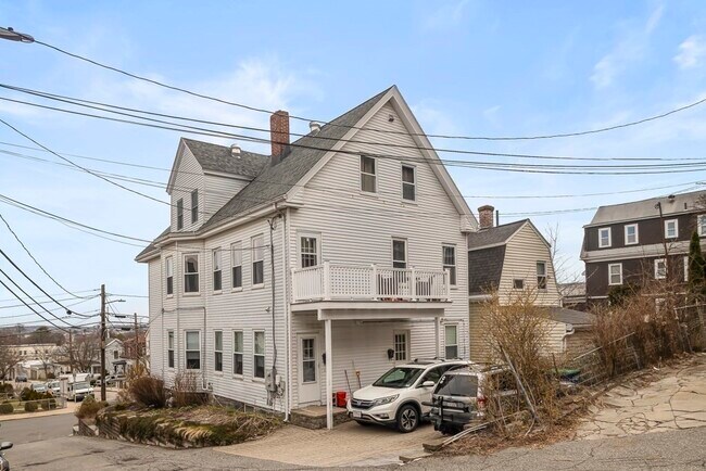 Building Photo - 55 Main St
