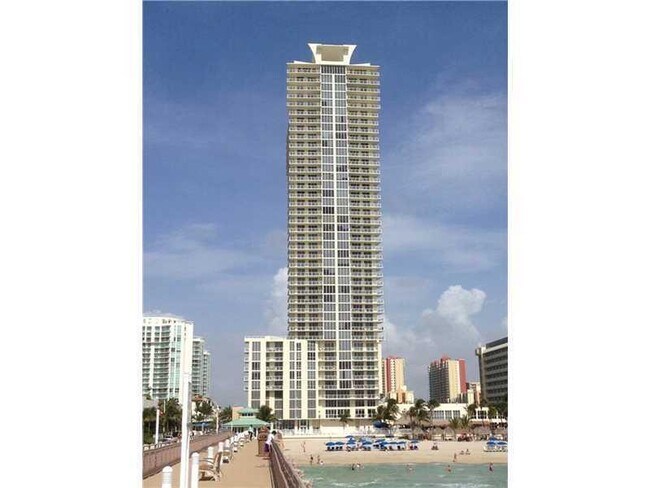 Foto del edificio - 16699 Collins Ave