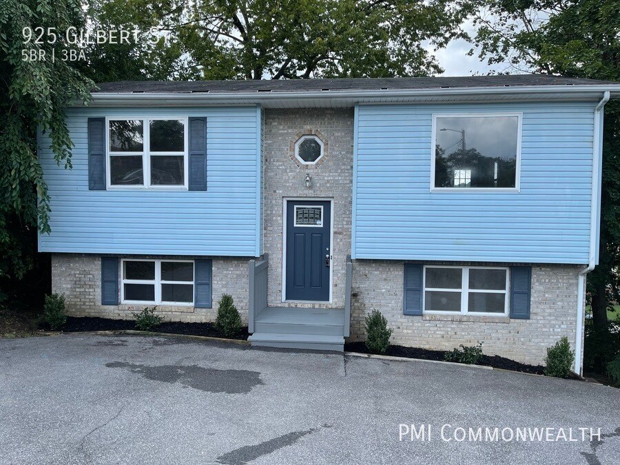 Primary Photo - 5 Bed / 3 Bath Single Family (Available 10...