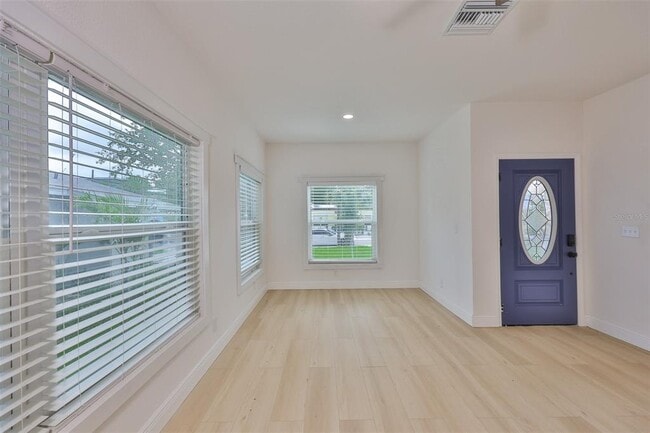 Foto del edificio - 829 18th St S