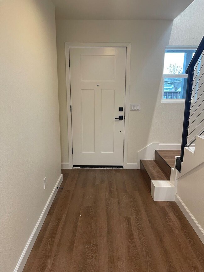 Foto del edificio - 2047 W Corvina Ave