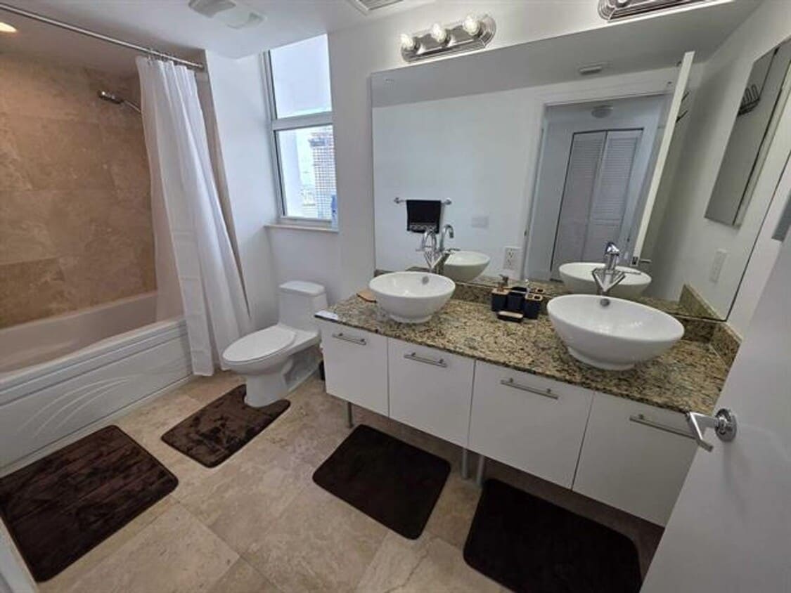 Photo - 41 SE 5th St # 1917, Miami, FL 33131