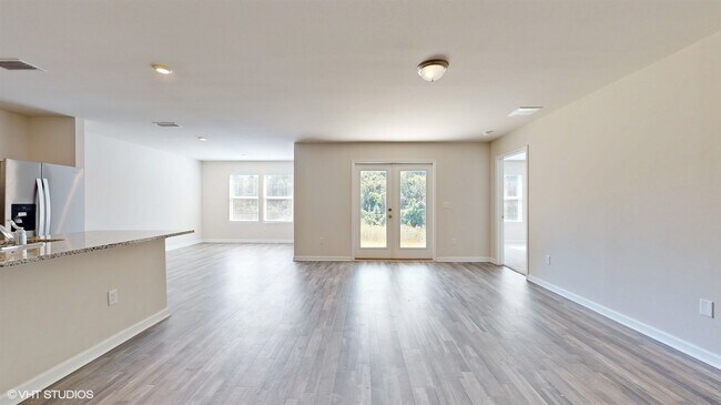 Building Photo - 400 Whispering Creek Ave