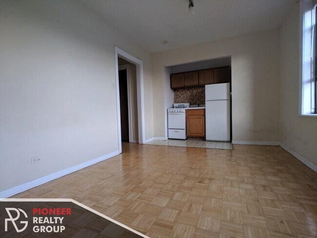 Foto del edificio - 739 W Belmont