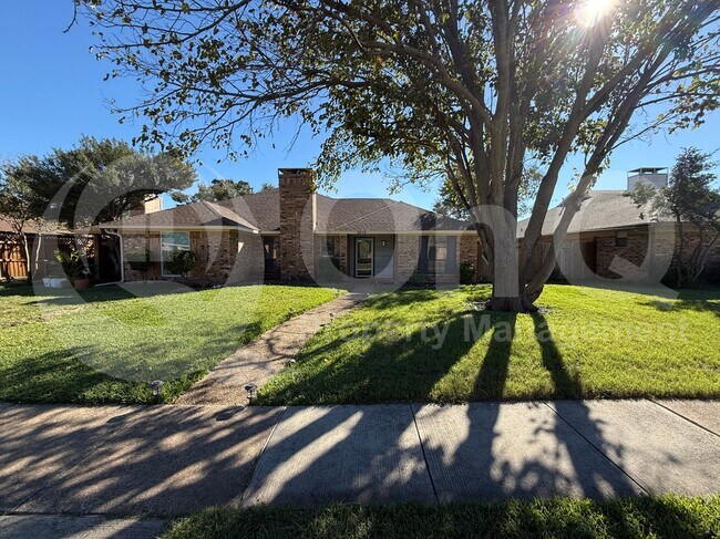 Foto del edificio - 3515 Hilltop Ln