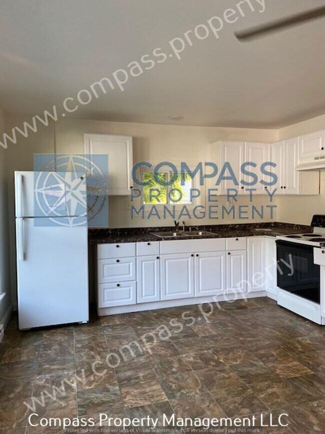 Foto del edificio - $1095 - 2 Bed, 1 Bath, 2nd Floor Apartment...