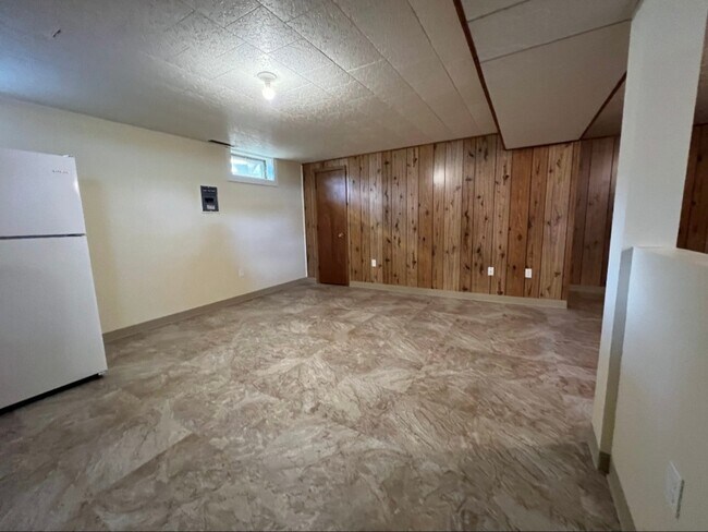 dining room - 1000 Washington Ave