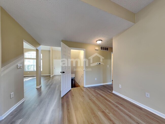 Foto del edificio - 6957 Spring Farm Ct