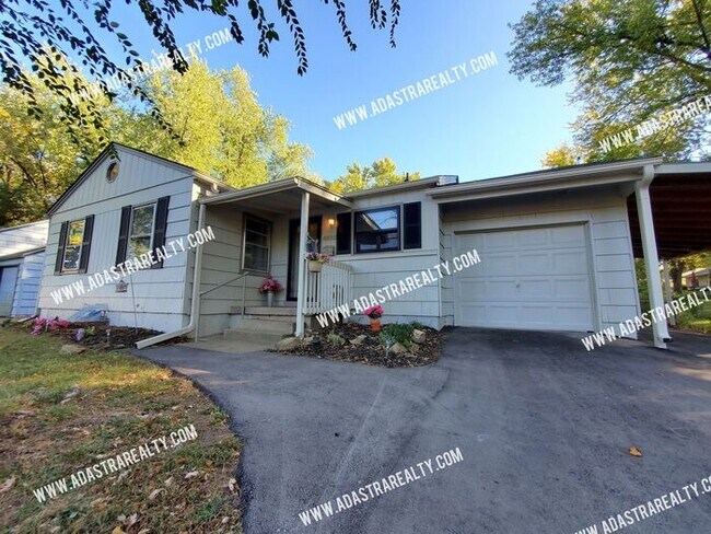 Foto del edificio - MOVE IN SPECIAL!! 4 Bedroom 2 Bath Ranch i...