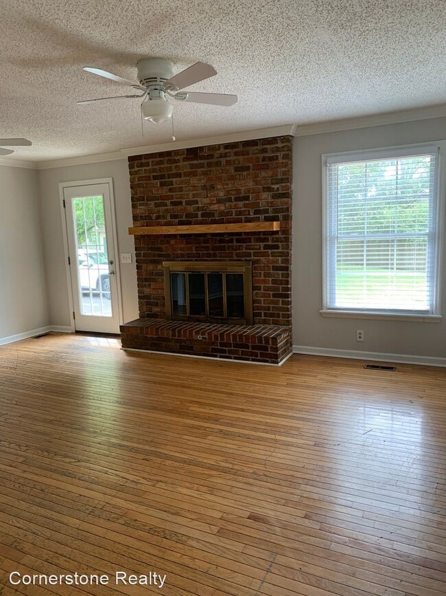 Building Photo - 4 br, 2 bath House - 406 East Northfield Blvd