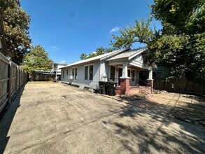 Building Photo - 405 James St