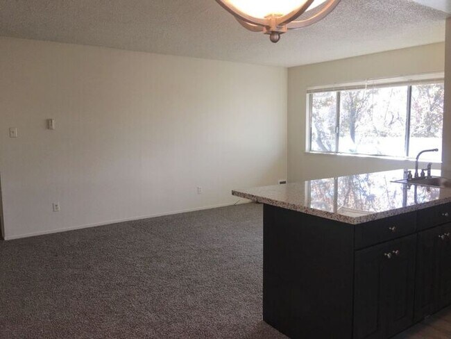 Building Photo - Upstairs 2 Bedroom - Carport / Washer-Drye...