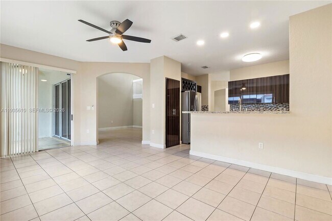 Foto del edificio - 8562 NW 108th Ave