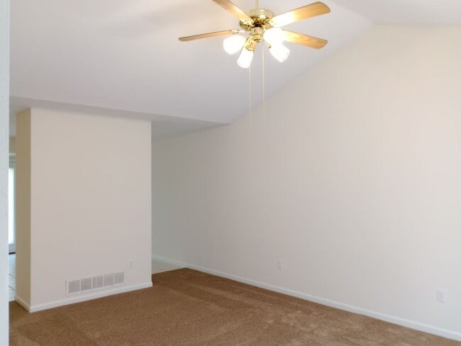 Foto del edificio - 702-704 Upland Creek Road