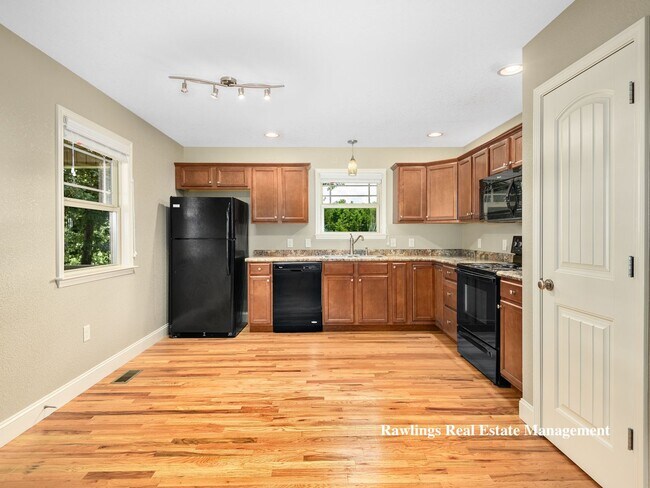 Foto del edificio - Charming Weaverville Bungalow