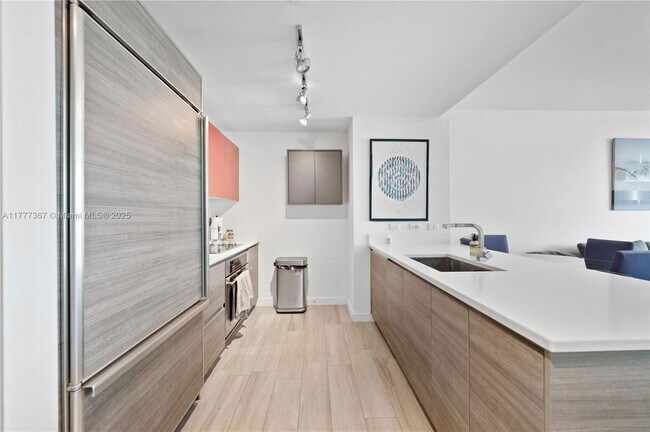 Photo - 1100S S Miami Ave Apartment