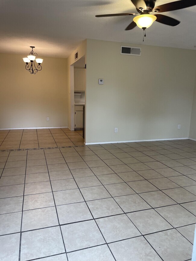 Foto del edificio - 8452 Spain Rd NE