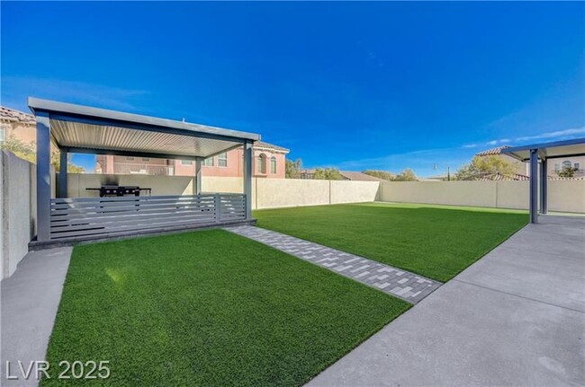 Building Photo - 9738 Bear Trap Ct
