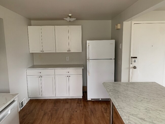 Foto del edificio - 1373 Sheridan Dr