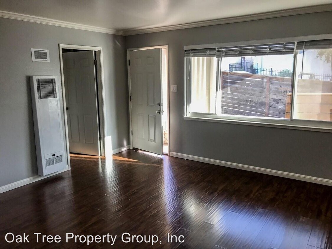 Foto principal - 3040 Lynde St