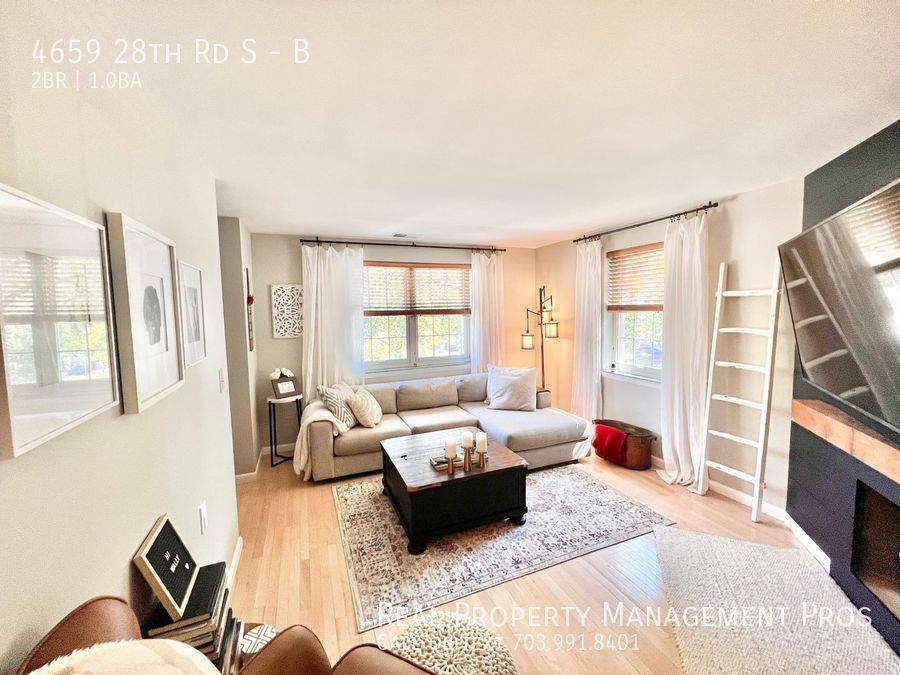 Primary Photo - Stunning Shirlington Corner Unit With Priv...
