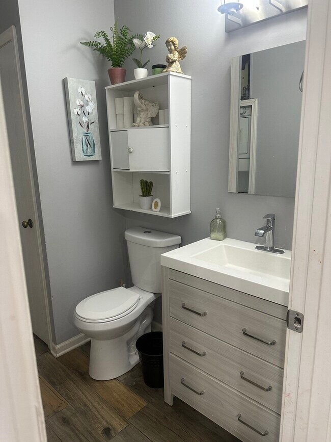 Foto del edificio - 659 Briar Hill Ln