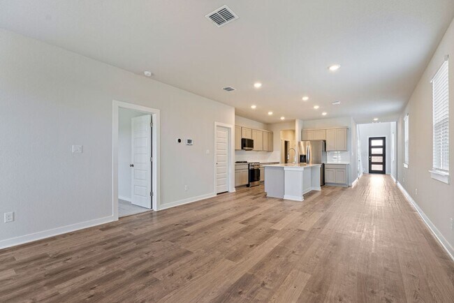 Foto del edificio - Brand-New 5-Bedroom Retreat with Open Living and Resort-Style Amenities in Georgetown’s Premier C...