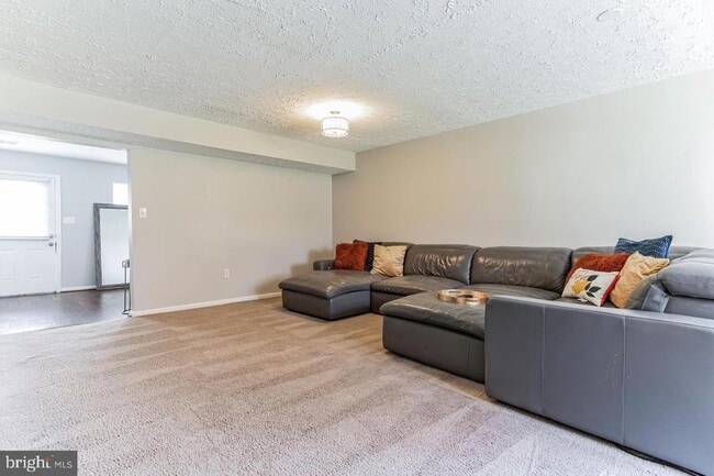 Building Photo - 6103 Red Squirrel Pl