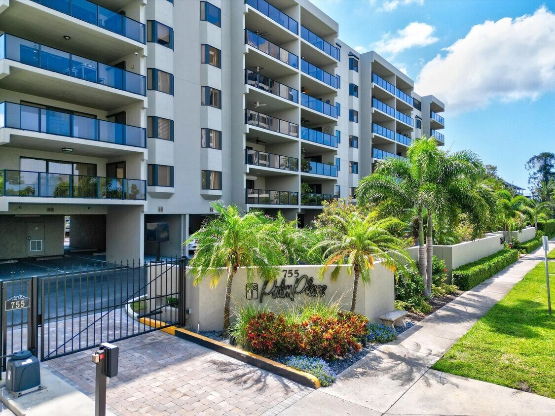 2 Bedroom 2 Bath Waterview Condo (Palm Place Condominiums) - 2 Bedroom 2 Bath Waterview Condo (Palm Place Condominiums)