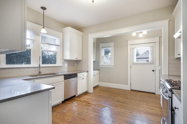 Building Photo - 5324 N Maryland Ave