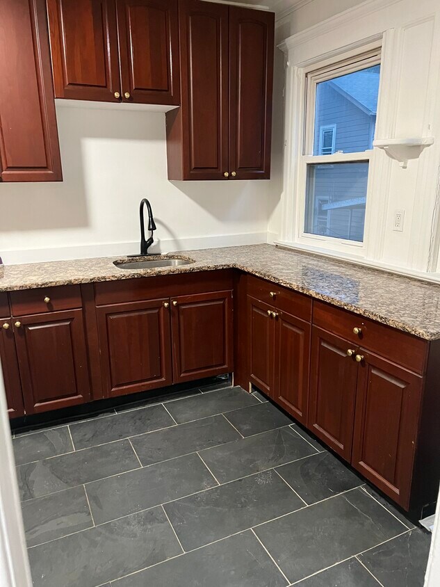 Primary Photo - 61 Elmwood Ave