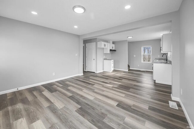 Building Photo - 2916 Brosmer St