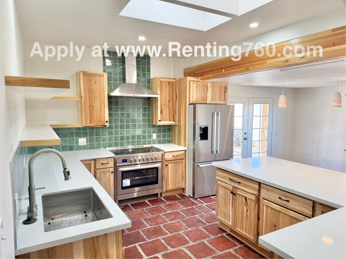 Primary Photo - Newly Remodeled Modern Home With Huge Bedr...