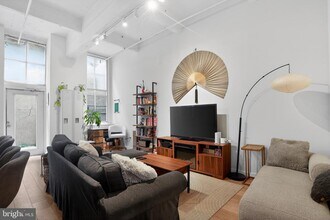 Building Photo - 1238 Callowhill St