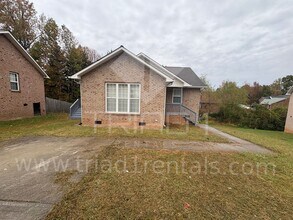 Building Photo - 209 Thomas St