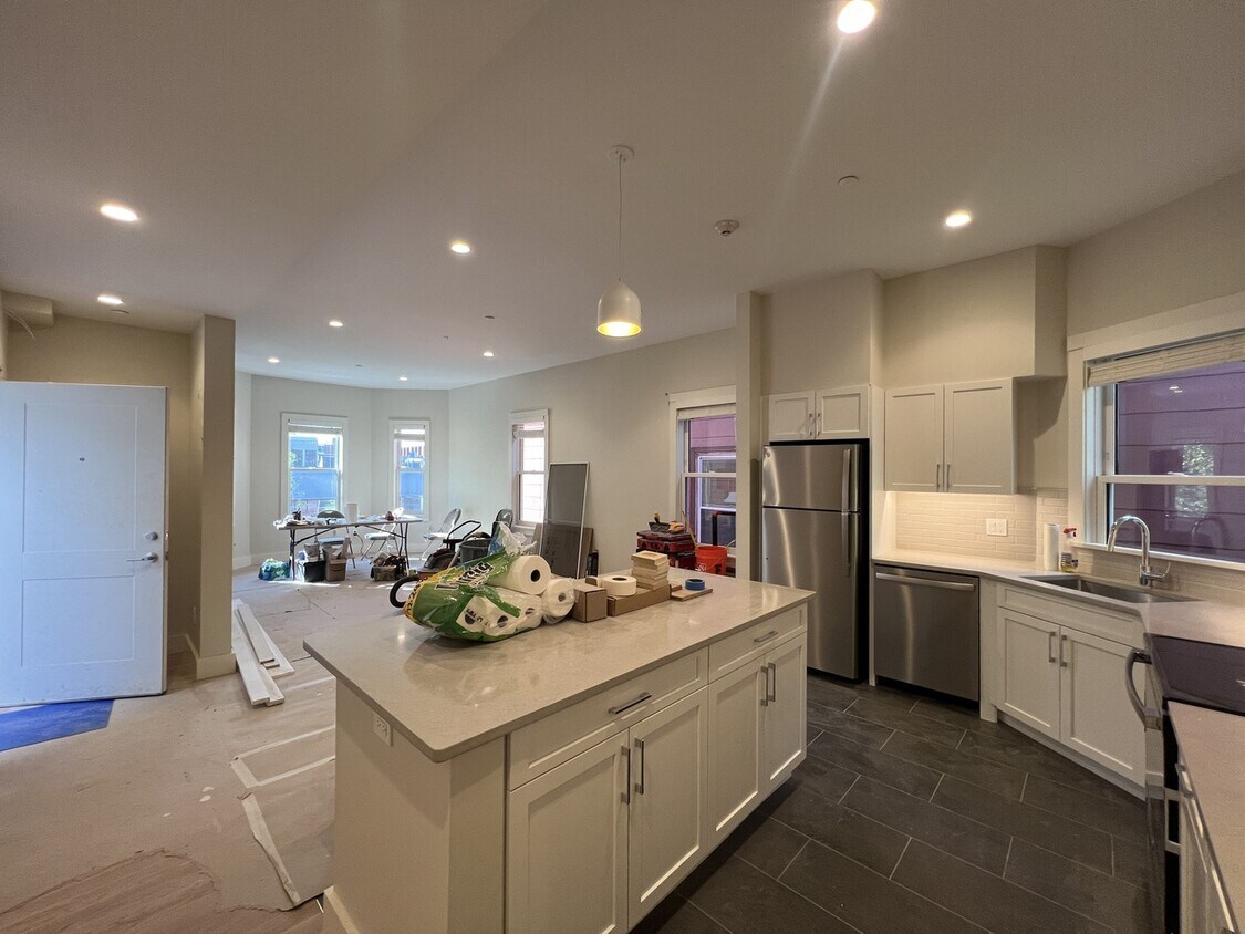 Foto principal - 56 JFK St