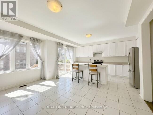 Building Photo - 394 Grindstone Trl