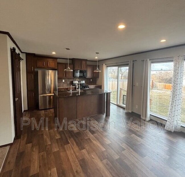 Foto del edificio - 707 Washington St