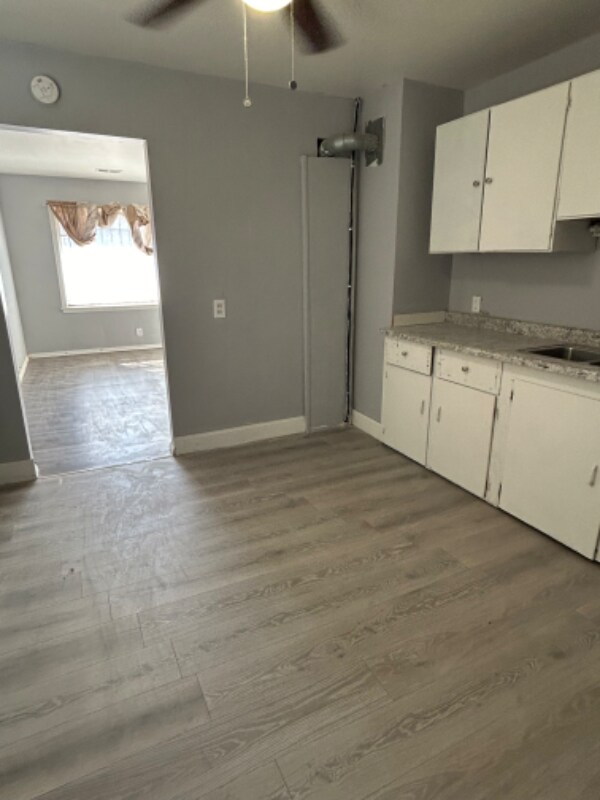 Foto del edificio - 518 W Ruth Ave