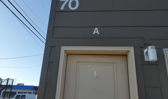 Building Photo - 2BR/2.5BA Condo in Englewood