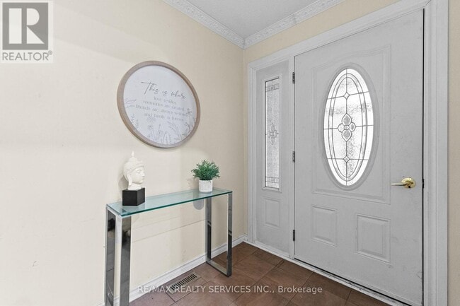 Building Photo - 13 Linkdale Rd