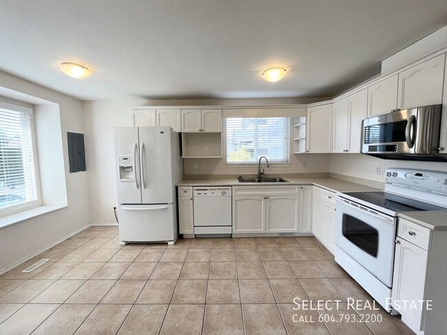 Building Photo - 5614 Kathleen Dr