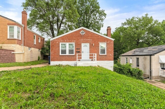 Photo - 831 Harlan Ave House