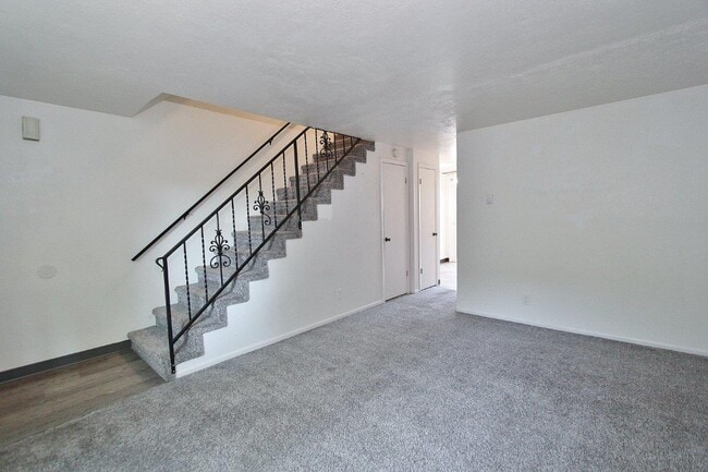 Foto del edificio - 804 W 7th St