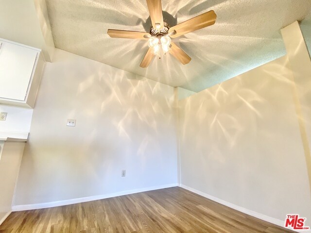 Foto del edificio - 12411 W Magnolia Blvd