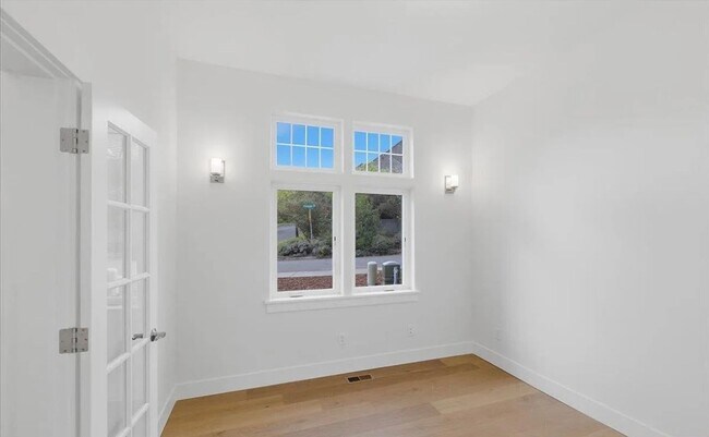 Foto del edificio - Spacious Custom Built Home in NW Corvallis