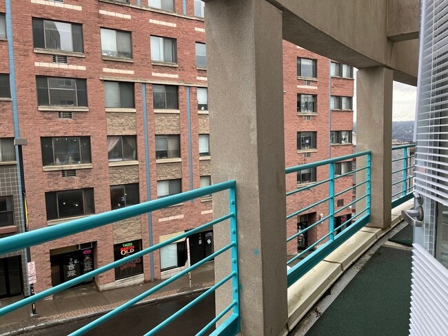 Interior Photo - Huge Fully-Furnished Bedrooms, Steps from Campus — Eddygate Apartments in the Heart of Collegetown