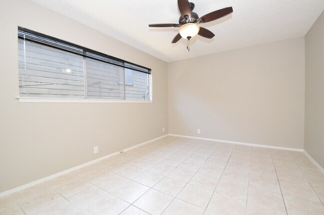 Foto del edificio - 2404 Longview St